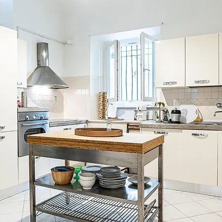 Domus Rome Lägenhet *